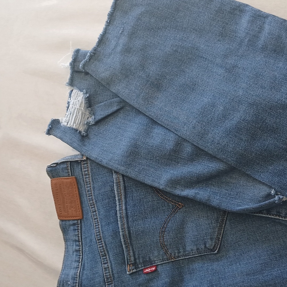 Levi's 724 High Rise Straight Women's Distressed Blue Jeans Size 31 - Picture 6 of 6